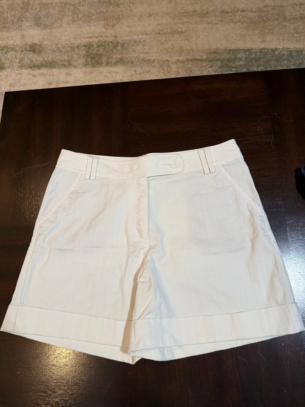 Talbots White Cuffed Women's Shorts size 8